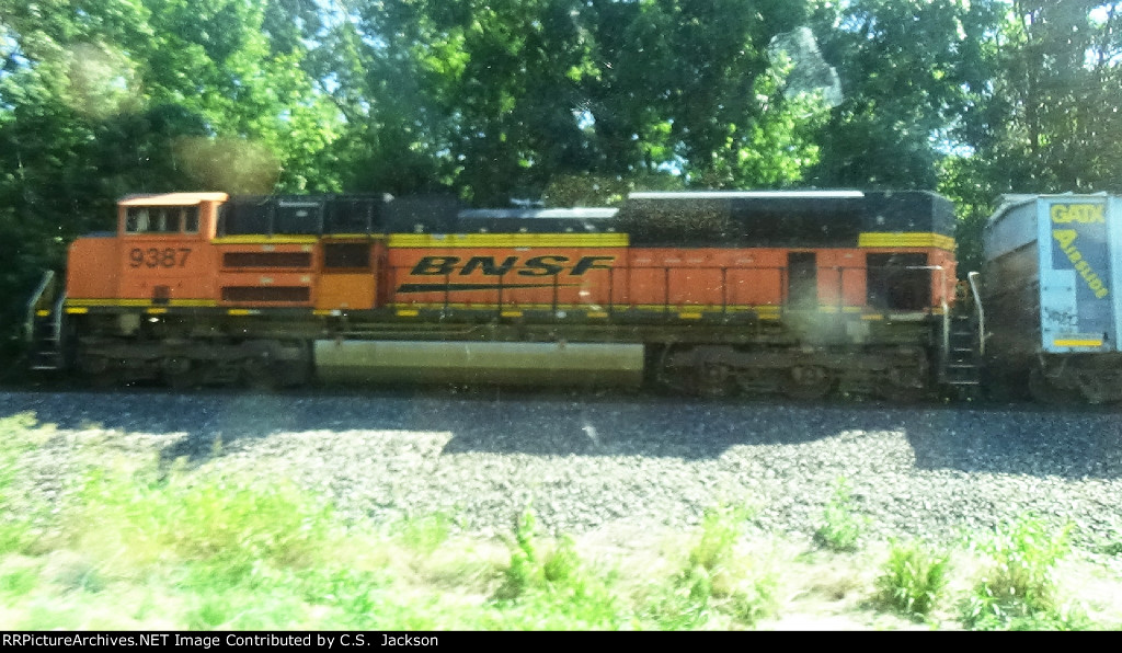 BNSF 9387